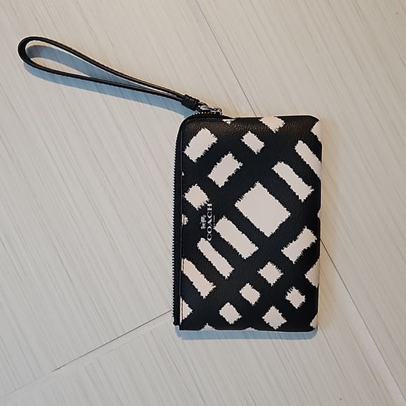 Coach clutch - Picture 1 of 3